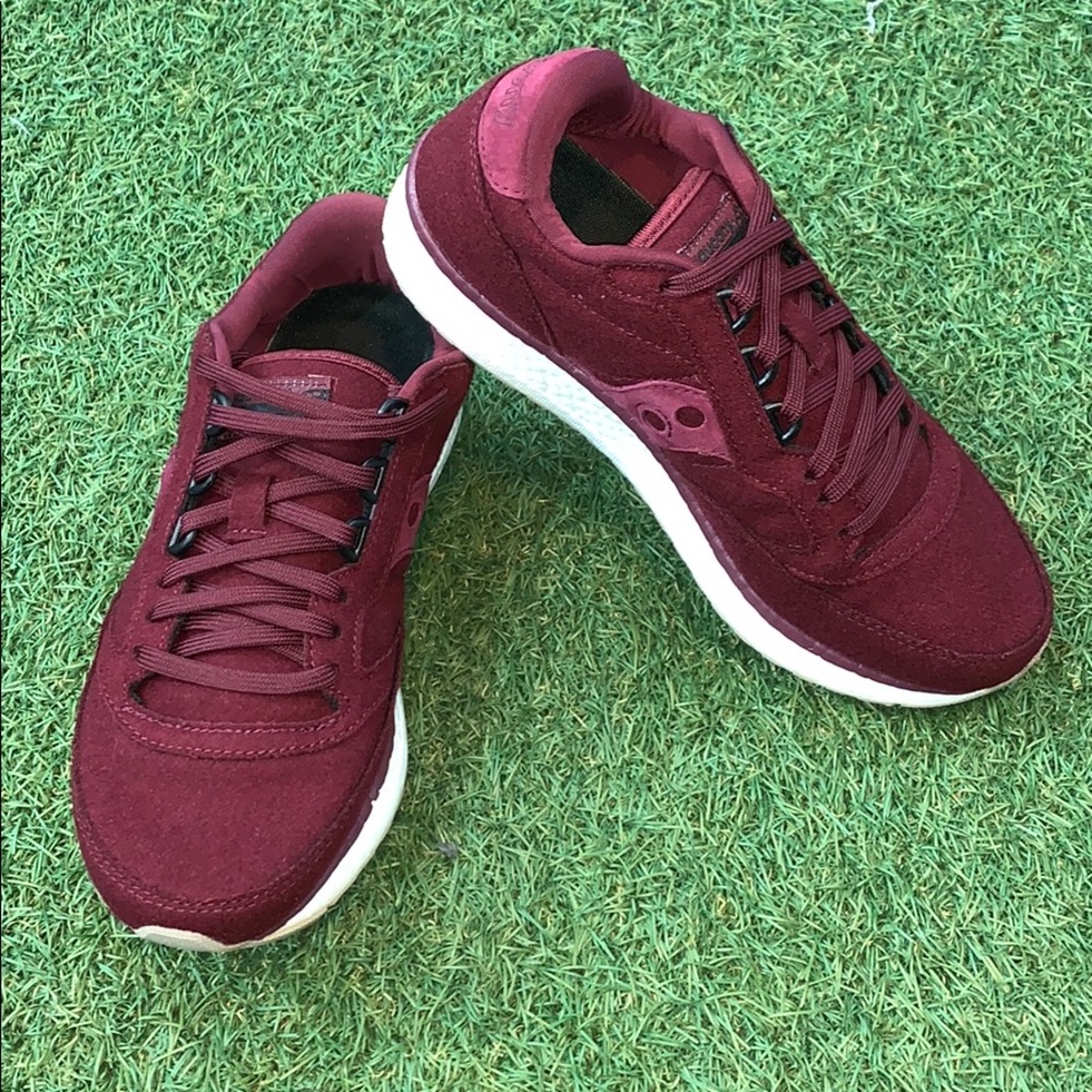 Brand new saucony sneakers